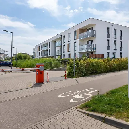Modern With Parking And Balcony In By Renters Lejlighed *