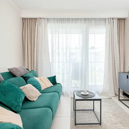 Modern With Parking And Balcony In By Renters Lejlighed