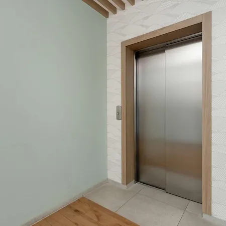 Modern With Parking And Balcony In By Renters