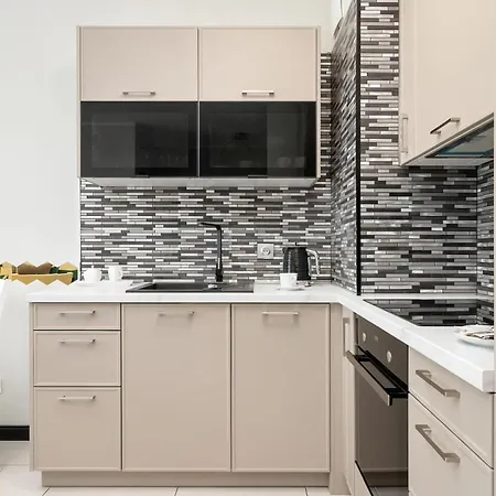 Apartment Modern With Parking And Balcony In By Renters